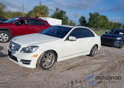 2012 Mercedes-Benz C 300 Luxury 4Matic/Sport 4Matic from USA, damaged, VIN WDDGF8BB1CR207772